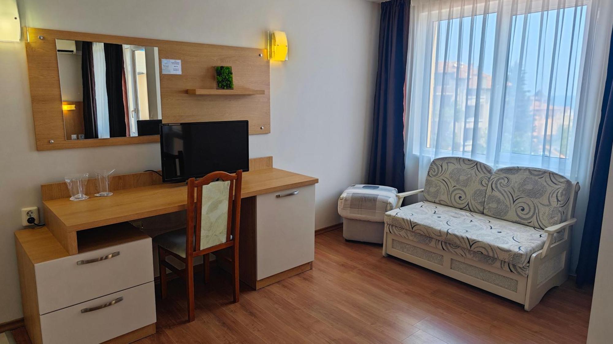 Family Hotel Milev Sveti Vlas Ngoại thất bức ảnh
