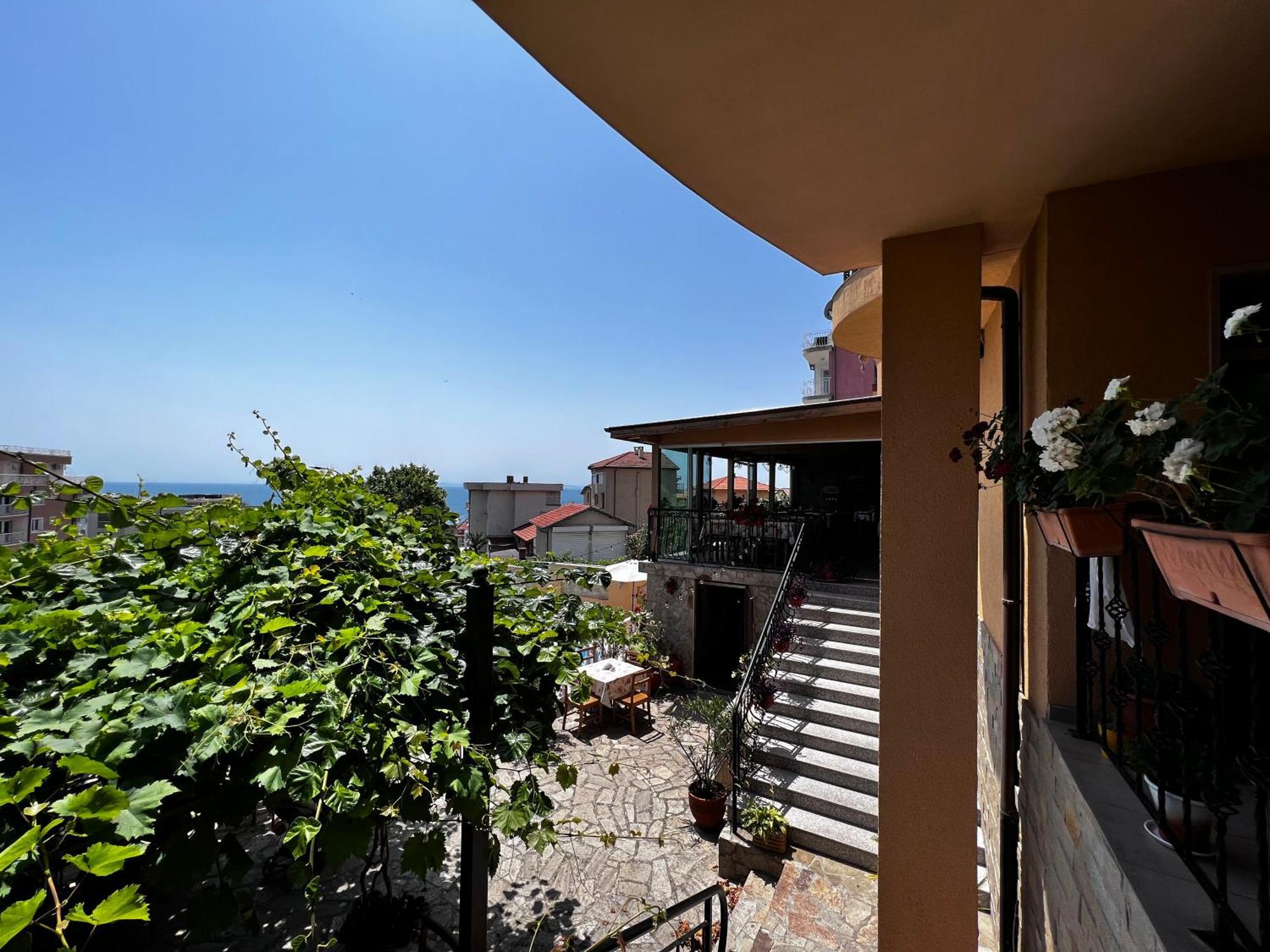 Family Hotel Milev Sveti Vlas Ngoại thất bức ảnh